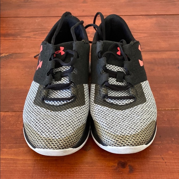 Under Armour Women's Black and Pink Running Shoes Size 7Y EUR 40 - Picture 5 of 9